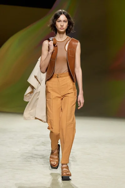 Look 3